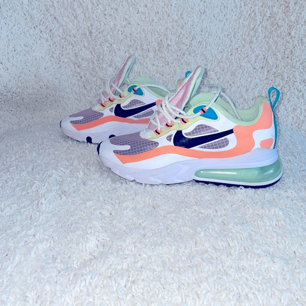 Nike air max 270s react size 7/ womens 8.5